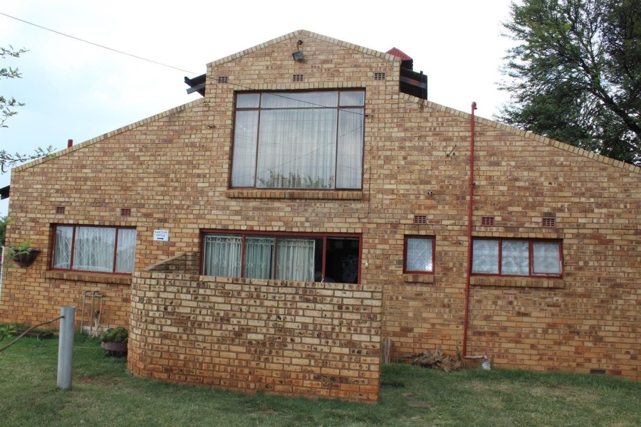 8 Bedroom Property for Sale in Potchefstroom Rural North West